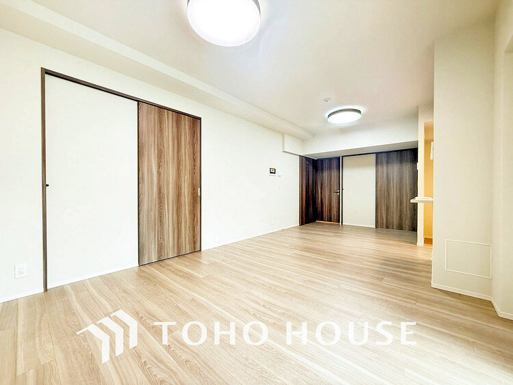 内装 上質な時間を育む暮らしのメインステージ。寛ぎとコミュニケーションを育む居心地のよい場所