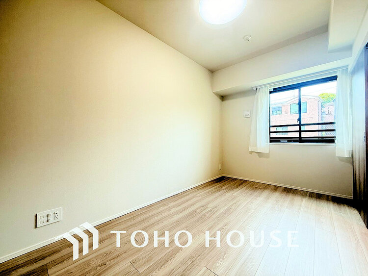 内装 採光もある洋室は、くつろぎのひと時を過ごすのにぴったり