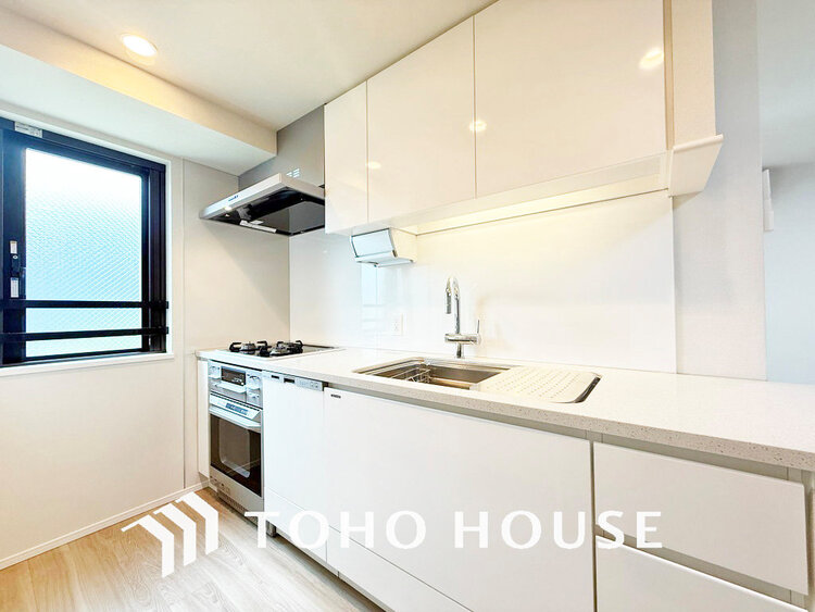 キッチン シンプルな部屋の雰囲気に溶け合うナチュラルキッチン