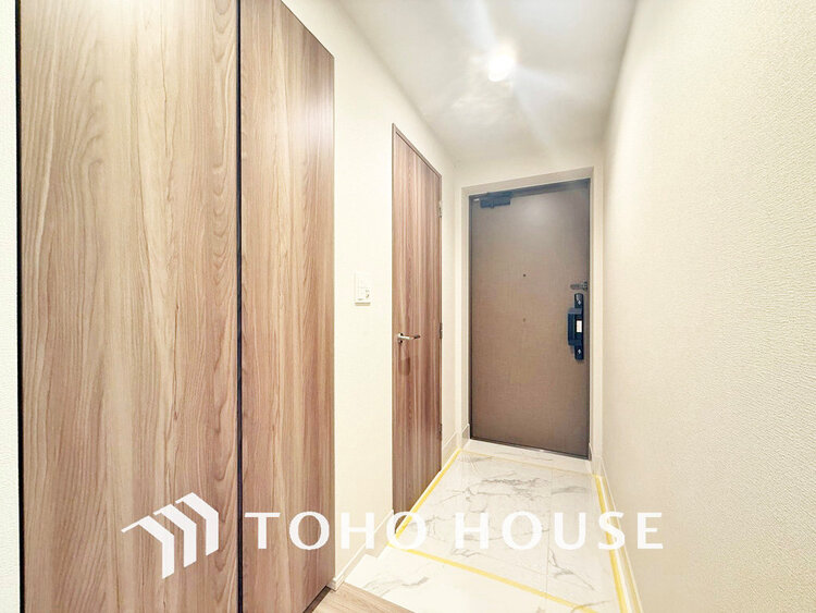 玄関 落ち着いた雰囲気の玄関、家族の帰りを暖かく迎えてくれます