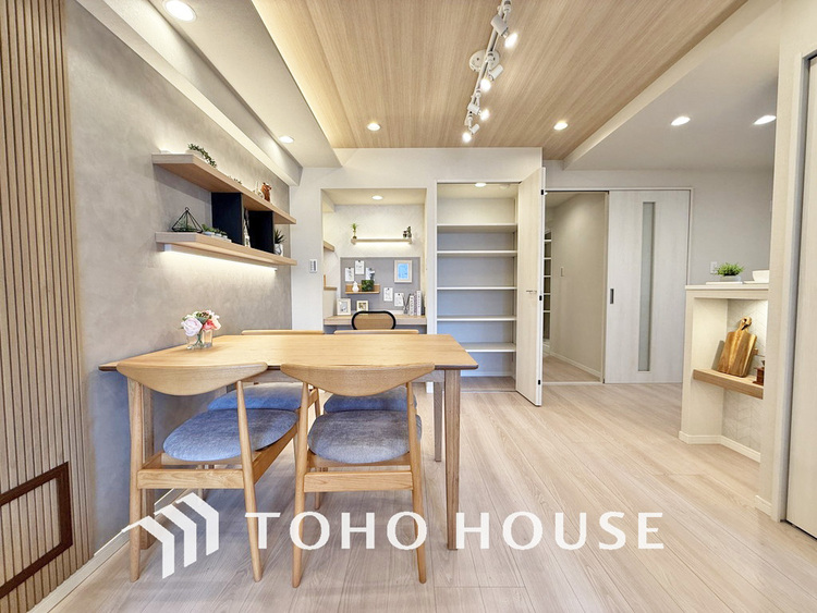 内装 広がりのある住空間、家族が集まるリビング・ダイニング