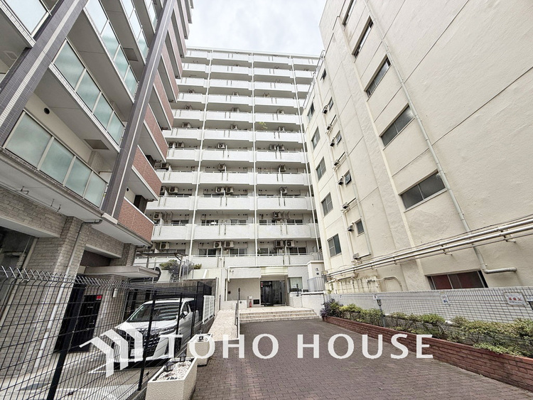 外観 〜ビッグターミナル「横浜」駅より平坦徒歩4分〜南向きにつき陽当り良好〜家具・エアコン付きのお部屋〜