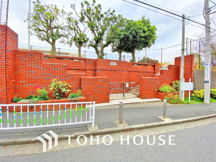 周辺 横浜市立青木小学校　距離700ｍ