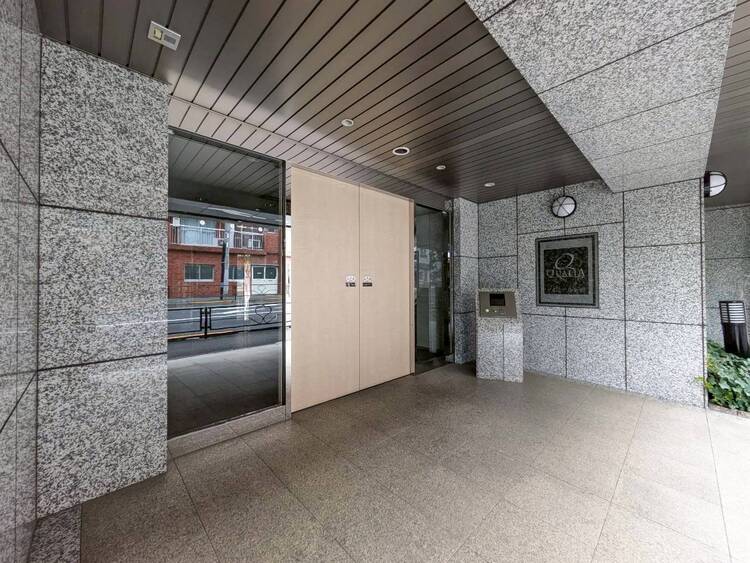 その他 上質感漂う玄関アプローチです。