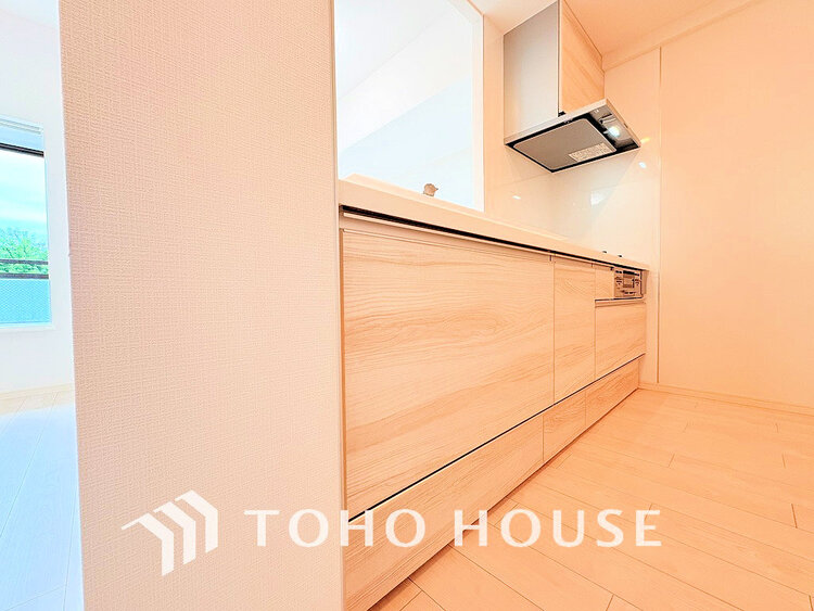 キッチン 落ち着きのあるカラーで統一された清潔感と気品が溢れるキッチン