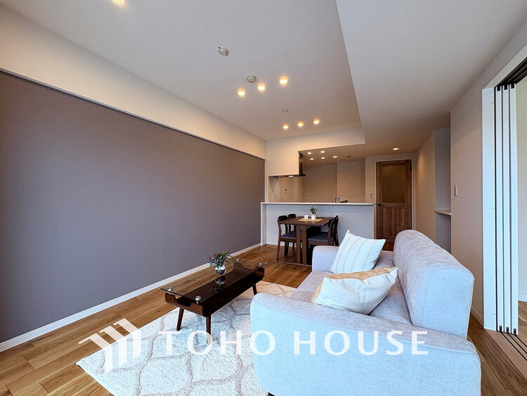 内装 上質な時間を育む暮らしのメインステージ。寛ぎとコミュニケーションを育む居心地のよい場所