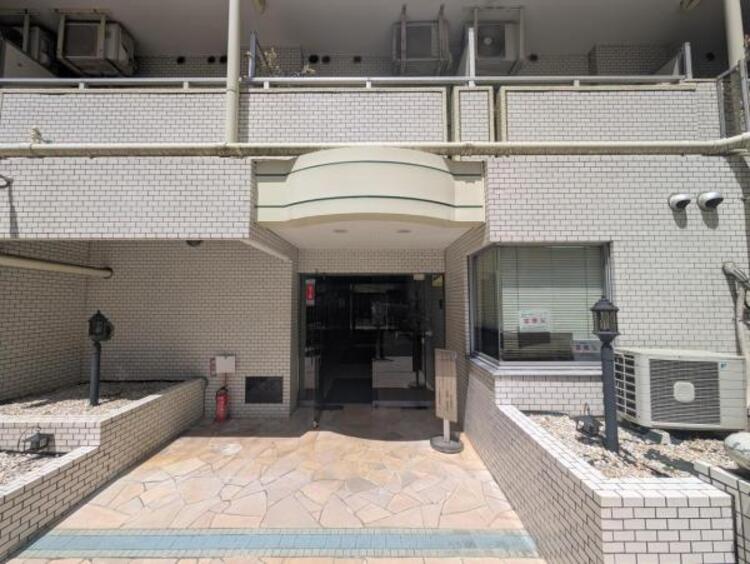 その他 光と風が行わたる開放感あふれる邸宅春には気持ちの良いそよ風、冬には朝の暖かな光季節の移り変わりを感じる暮らしを実現。四季の移ろいを感じる事ができる住宅は生活に潤いを与え、豊かな心を育みます。