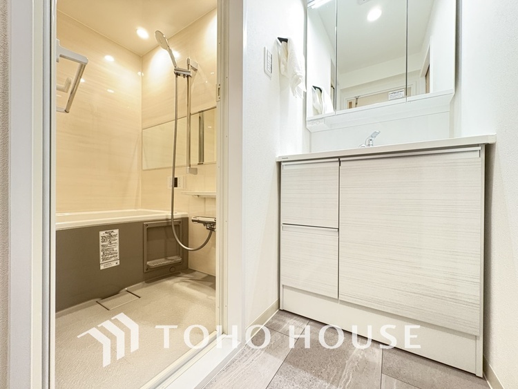 洗面 大きな洗面鏡付き!朝の身支度も楽しくなりますね