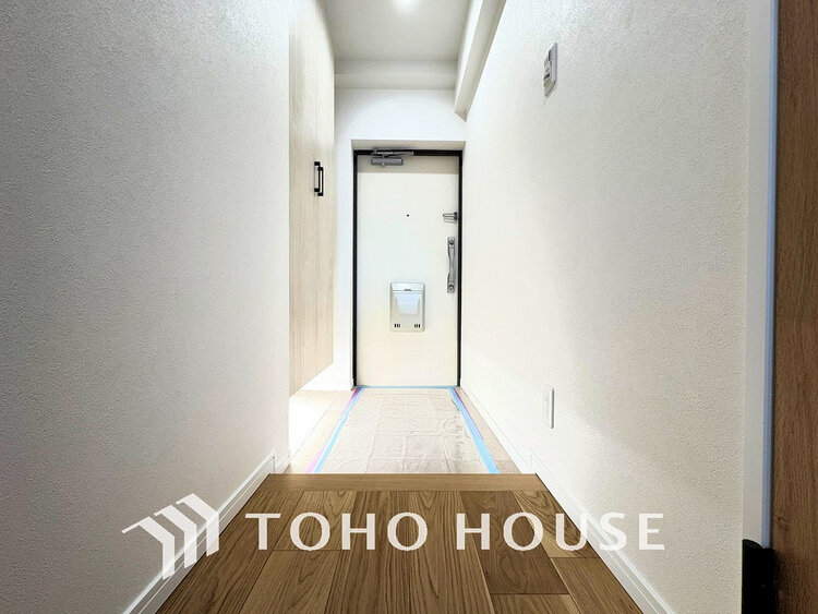 玄関 落ち着いた雰囲気の玄関、家族の帰りを暖かく迎えてくれます