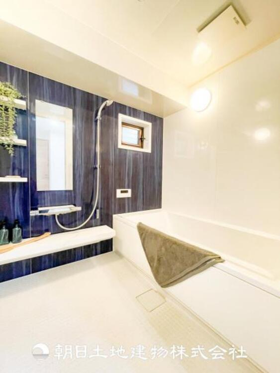 風呂 1日の疲れを癒すバスタイム。心地よいリラックスを叶える独立した美しい空間です。