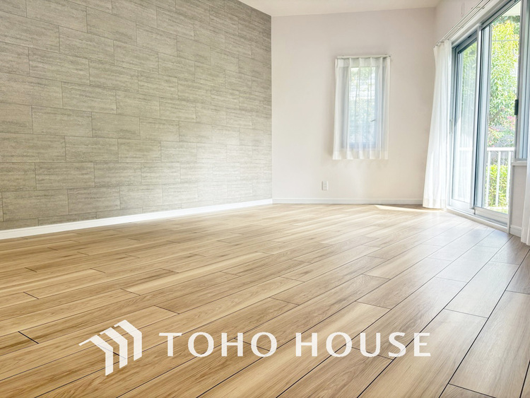 内装 家族みんなが爽やかに過ごせるように、光をたっぷり取り込んだLDK