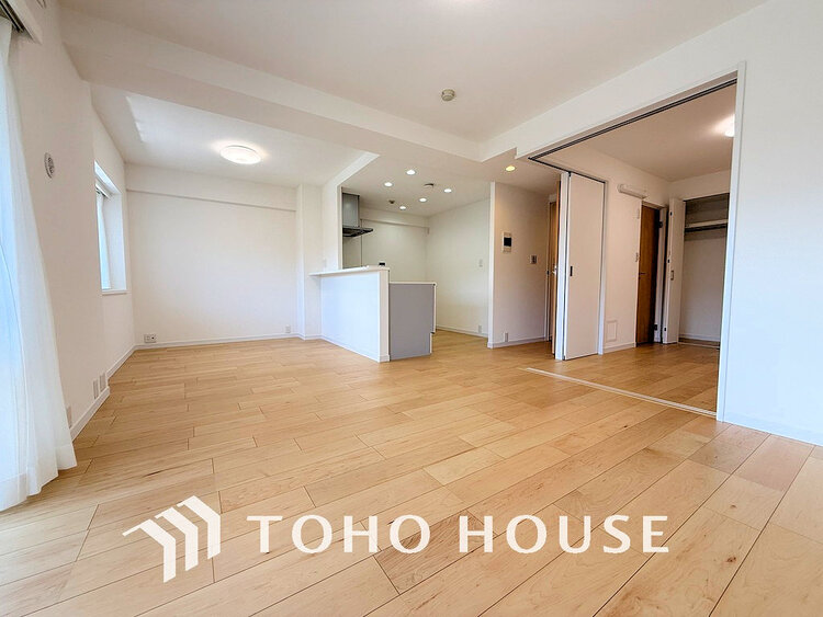 内装 家族みんなが爽やかに過ごせるように、光をたっぷり取り込んだLDK