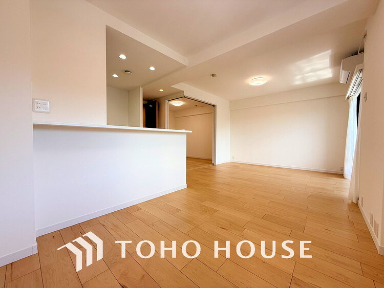 内装 上質な時間を育む暮らしのメインステージ。寛ぎとコミュニケーションを育む居心地のよい場所