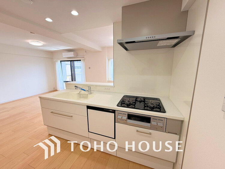 キッチン シンプルな部屋の雰囲気に溶け合うナチュラルキッチン