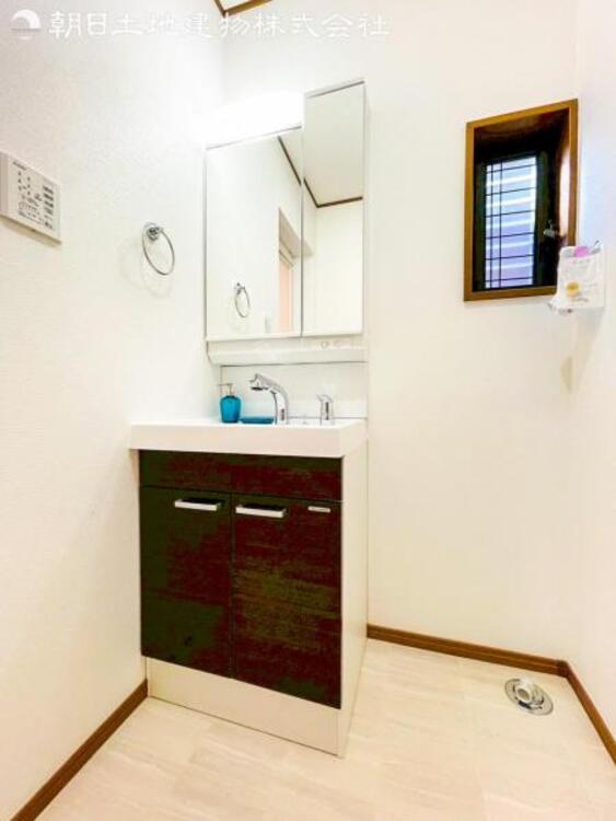 洗面 【洗面・脱衣所】普段は人目につかないスペースにもこだわりを。つくり手の気持ちを『心』がつたわります。 