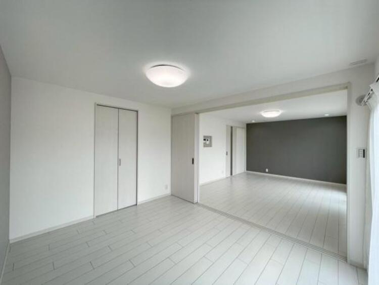 内装 食と憩いのスペースをゆるやかにわけ、生活にめりはりを感じられるLDKです 