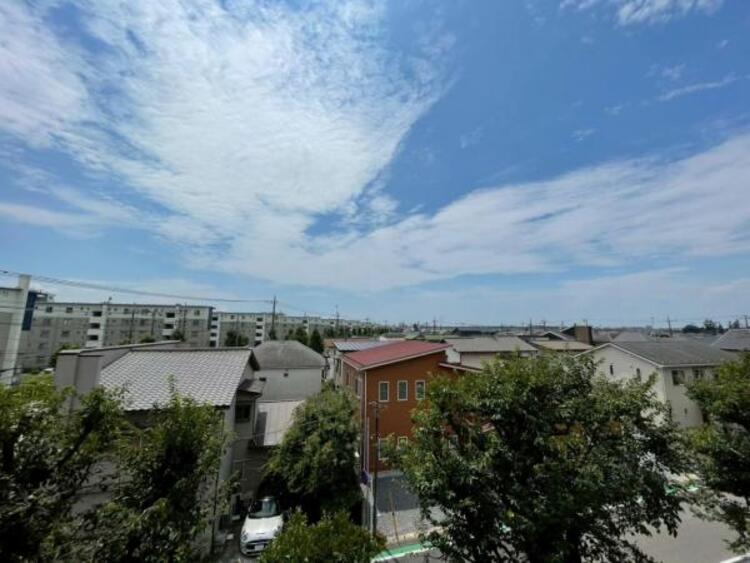 その他 前面に高い建物がなく、空の広がる開放的な眺望です 