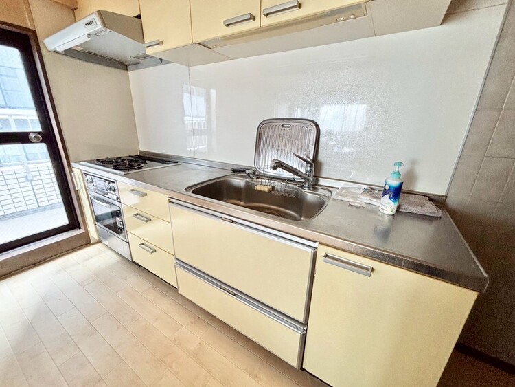 キッチン 洗練されたスタイリッシュなデザイン性と使いやすさを備えた仕様。