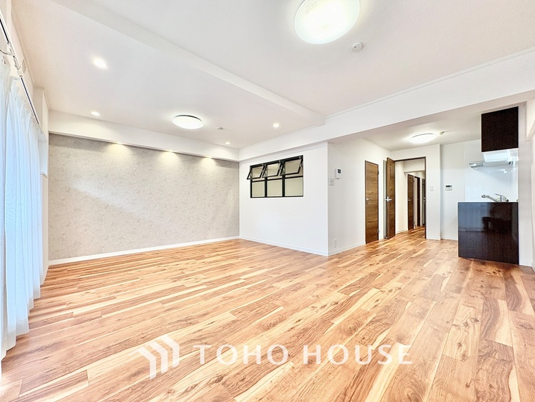 内装 【Green orchestra】◆緑の匂いに誘われて◆目を閉じれば深緑の香り。五感を研ぎ澄まし、日々の疲れを心から癒してくれる。深呼吸するほどに爽やかな薫りたち込める新緑にそと微笑む私達。