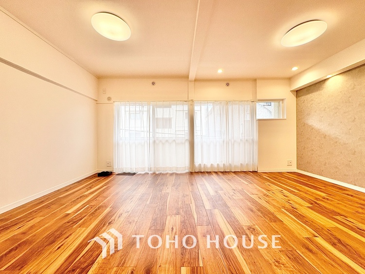 内装 【Green orchestra】◆緑の匂いに誘われて◆目を閉じれば深緑の香り。五感を研ぎ澄まし、日々の疲れを心から癒してくれる。深呼吸するほどに爽やかな薫りたち込める新緑にそと微笑む私達。