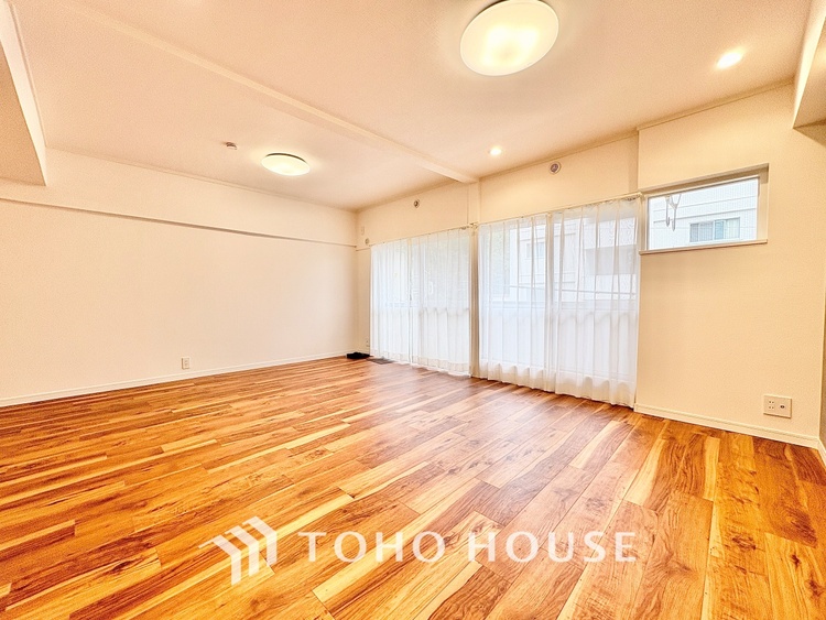 内装 【Green orchestra】◆緑の匂いに誘われて◆目を閉じれば深緑の香り。五感を研ぎ澄まし、日々の疲れを心から癒してくれる。深呼吸するほどに爽やかな薫りたち込める新緑にそと微笑む私達。