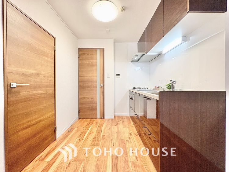 キッチン 【cooking papa is here】料理が苦手な人でも、チャレンジしてみたくなるワイドスパンのキッチン。家族の食卓がここから始まる。