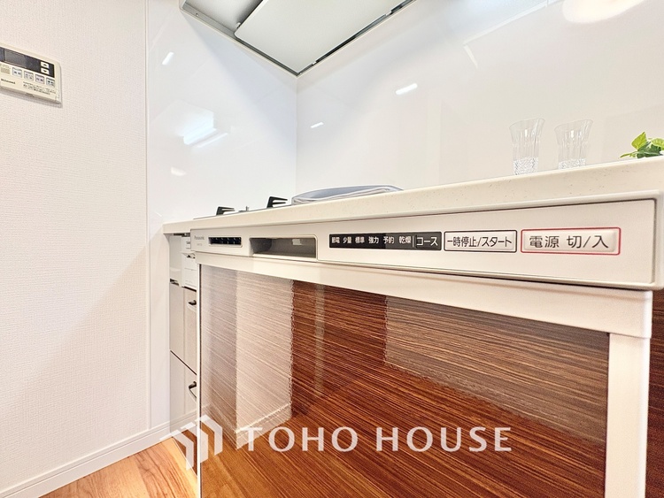 キッチン 【cooking papa is here】料理が苦手な人でも、チャレンジしてみたくなるワイドスパンのキッチン。家族の食卓がここから始まる。