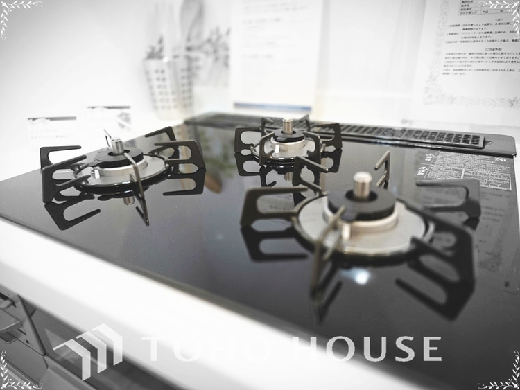 キッチン このお家で始まる毎日は、きっとご家族にとってかけがえのない大切な時間になります。明るく温かい空間で、たくさんの思い出を作っていってください。