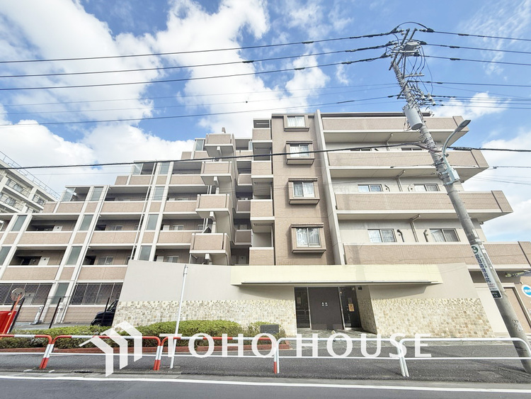 外観 〜3駅徒歩圏内の好立地〜南向きにつき陽当り良好〜安心の新耐震基準マンション〜