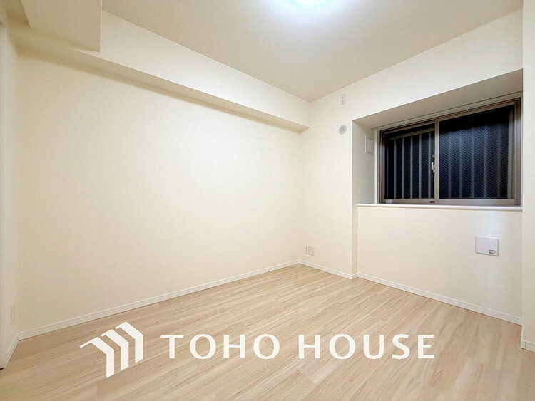 内装 採光もある洋室は、くつろぎのひと時を過ごすのにぴったり