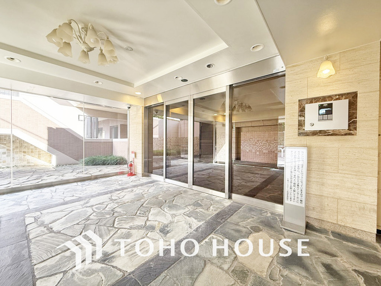 エントランス 落ち着いた色合いのエントランス