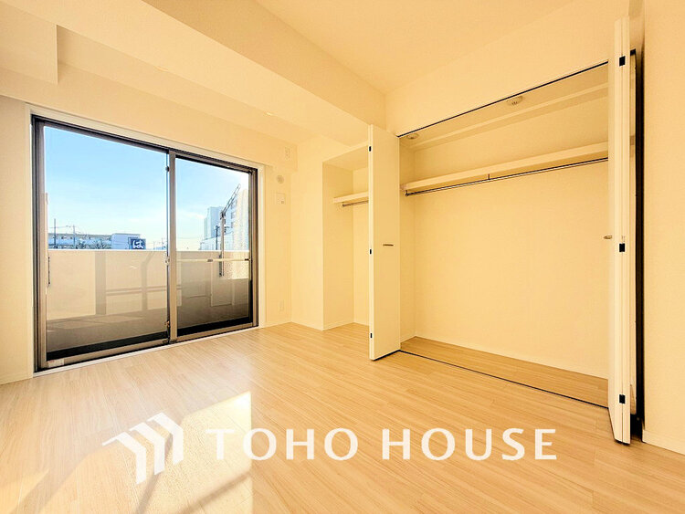 内装 シンプルですっきりとした室内は飽きのこない居心地の良い雰囲気