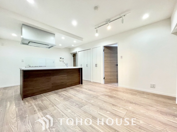 内装 【LIVING】◆simple is best◆無駄のない綺麗なつくりのリビングルームであなただけの暮らしを。