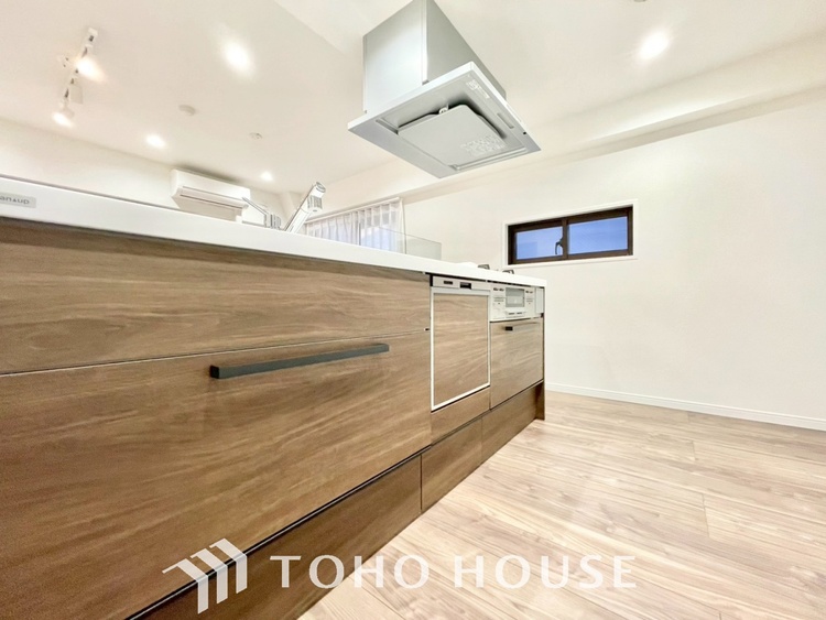 キッチン 【KITCHEN】◆家族のおはよう◆の声を笑顔で迎えてあげられるシステムキッチン。朝ごはんが楽しみでちょっと早起きしたくなるんです。