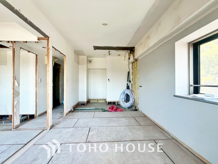 内装 現在改装中◆扉を◆開くとこの景色。家族の”おかえり”の声が聞こえてきそう。