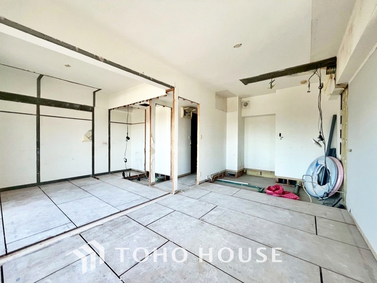 内装 現在改装中◆住む喜び、楽しさ、感動◆を君と共有したい。いつまでもずっと家族を見渡せるこの広い空間で。