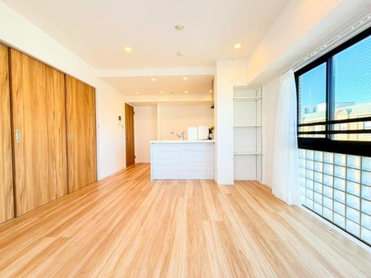 居間 陽射しと心地よい風が自慢の立地！新鮮な空気と光が広がる空間！