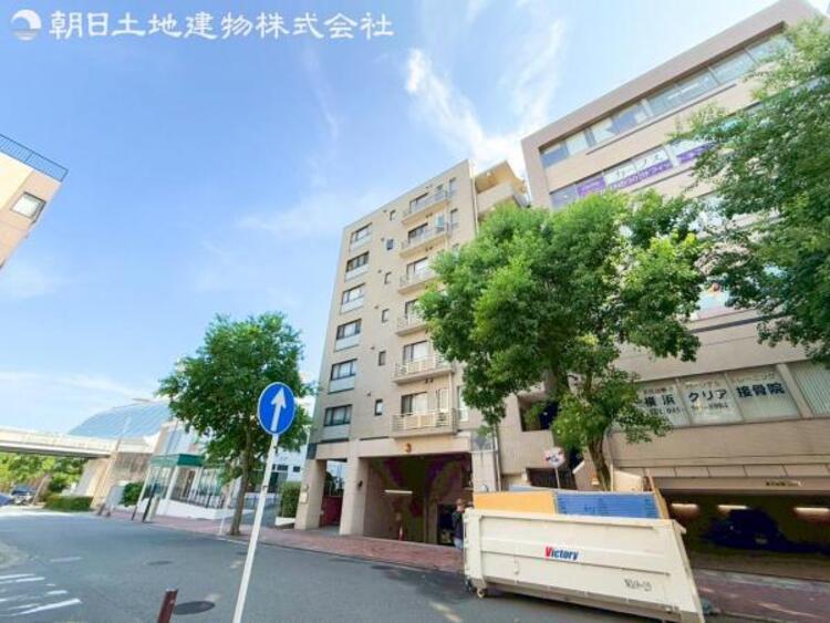 外観 閑静な住宅地の立地の為、気持ちよく過ごすことが出来そうです！やさしい陽とやわらかな風が生活を彩ります　ゆとりがあり、心地よく落ち着いて過ごせる日常は次世代にもつなげていきたい大切な資産です！