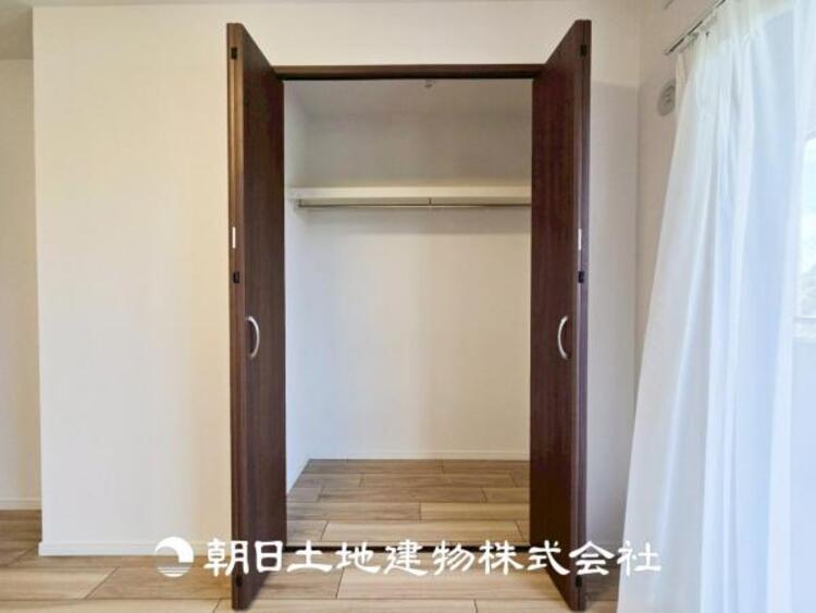 収納 【収納】部屋ごとに設けた収納は住みやすさへのこだわりがあります。シンプルで使いやすい収納スペース。