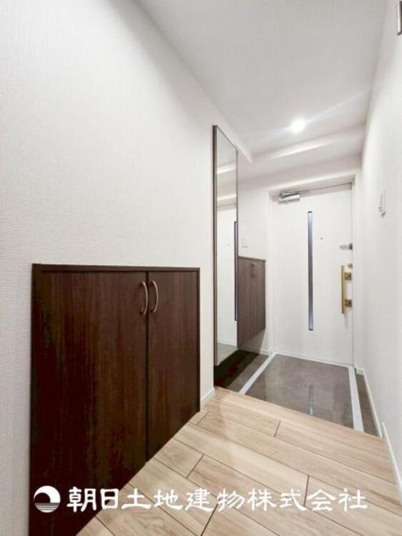 その他 【玄関】大切な家族、お客様をお迎えする玄関は住宅の入口。仕事が終わって疲れた日でも、あなたを受け入れてくれます。