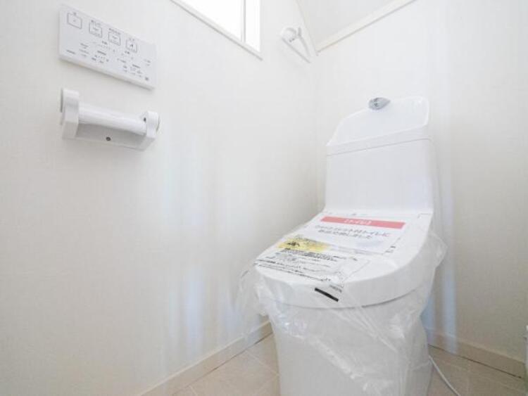 トイレ 【トイレ】ウォシュレット、保温機能付き便座など充実の設備です　お掃除がしやすくストレスフリー！！