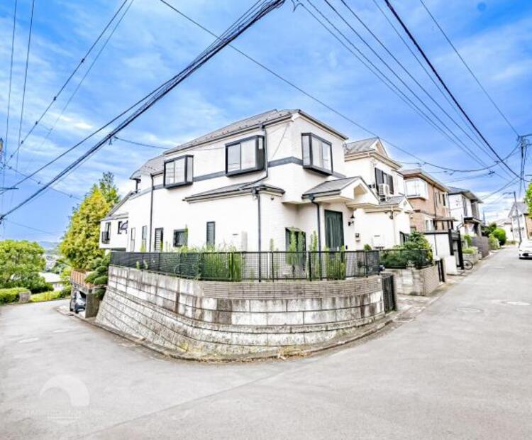 外観 空を広く感じる。緑が多いゆったり感のある安心の住環境です！！潤いのある環境でホッと生活できそうです！おしゃれな雰囲気や自然の潤いがあり、親しみやすさと個性を！街に新たな価値をもたらし続けてくれます！