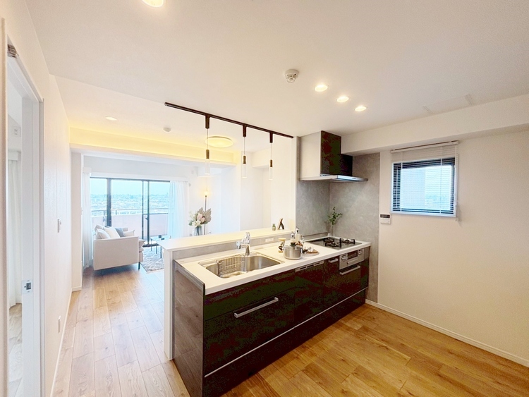 キッチン 洗練されたスタイリッシュなデザイン性と使いやすさを備えた仕様。