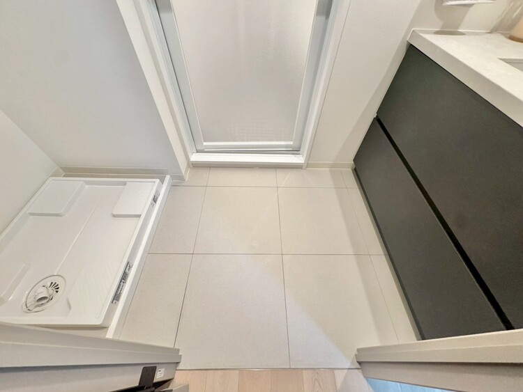 その他 十分な広さの脱衣所。