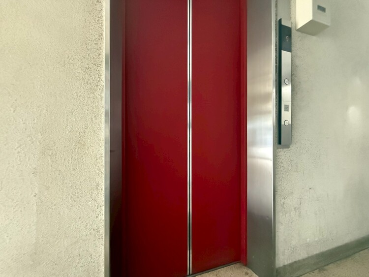 その他 エレベーター完備のため荷物が多くなっても安心。