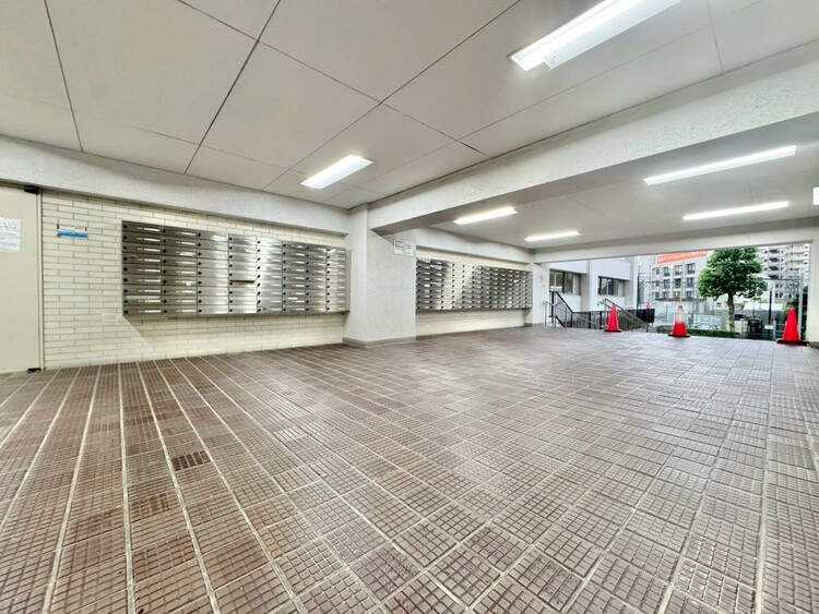 その他 館内は静寂な中が保たれており、管理が行き届いている印象を受けました。