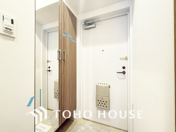 玄関 落ち着いた雰囲気の玄関、家族の帰りを暖かく迎えてくれます