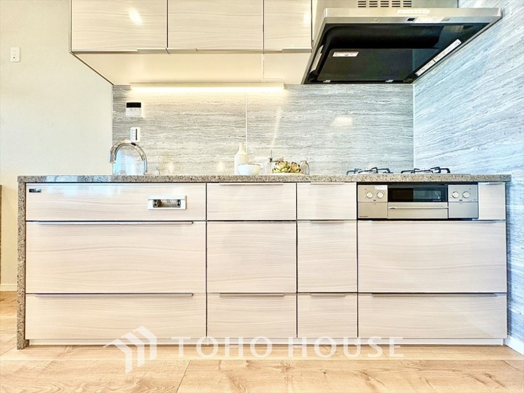 キッチン インテリアだけでなく、毎日のお料理を楽しく、軽やかにする多彩な設備・仕様。