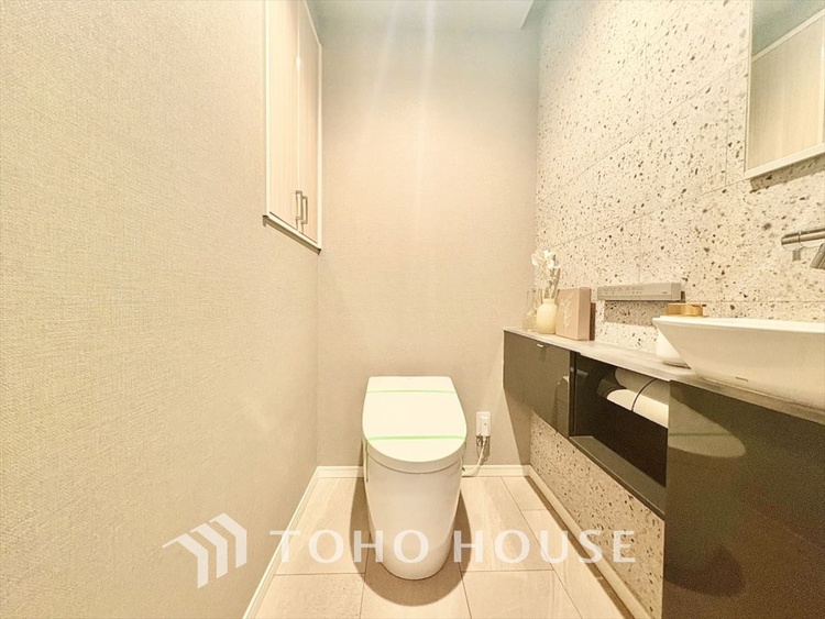 トイレ トイレも自分の時間をゆっくり過ごすスペースのひとつ。最新設備は嬉しい