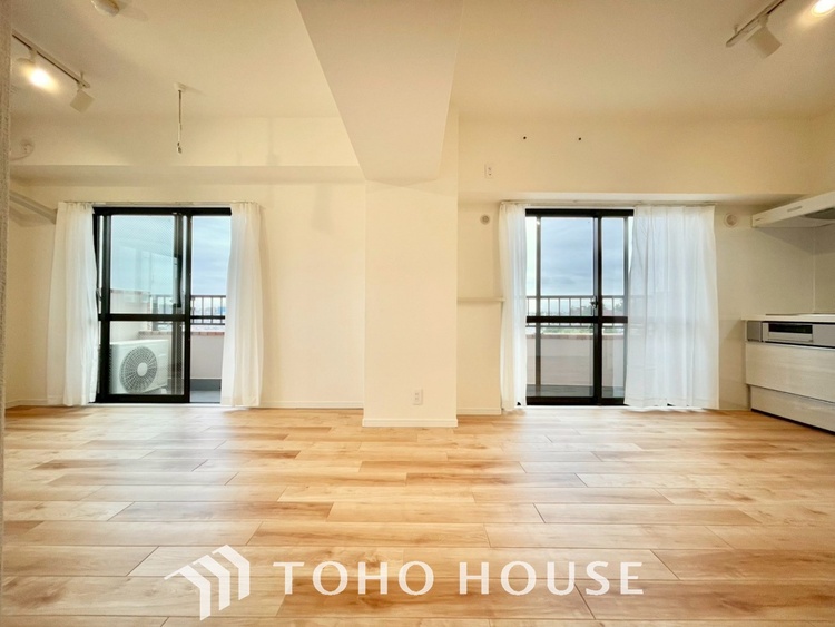 内装 【LIVING】◆住む喜び、楽しさ、感動◆を君と共有したい。いつまでもずっと家族を見渡せるこの広い空間で。